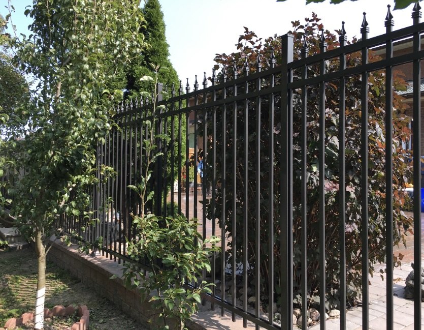F2 pewter aluminum fence with decorative circle row